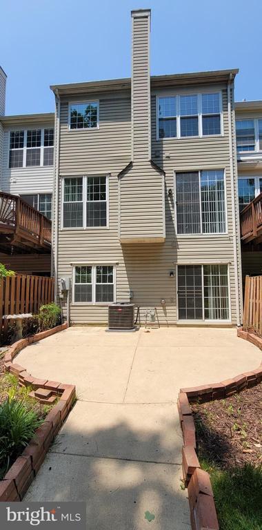 Building Photo - 3619 Bracknell Dr