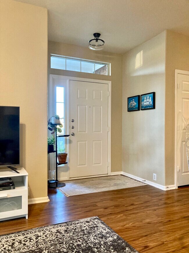 Foto del edificio - 270 Legends Dr