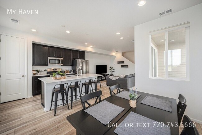 Building Photo - New townhome in fantastic location!