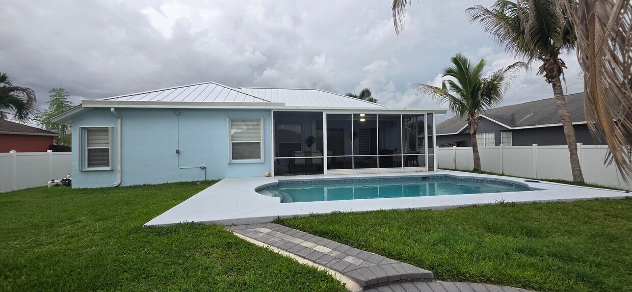 Foto del edificio - 641 SW Sarazen Ave