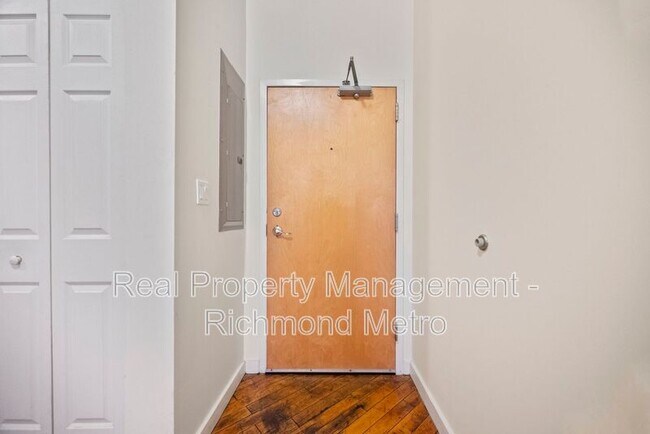 Foto del edificio - 21 S 13th St