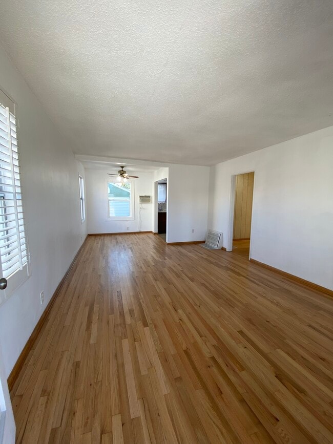 Building Photo - 4952 W 120th St