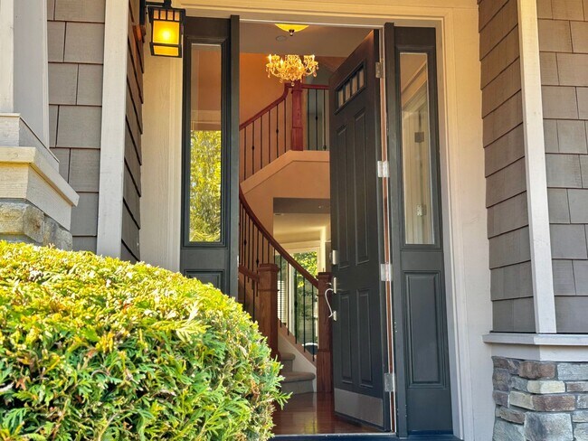 Foto del edificio - Modern 4BR Home in Redmond with Spacious L...