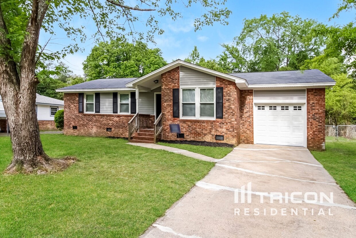 Primary Photo - 2308 S Partridge Cir