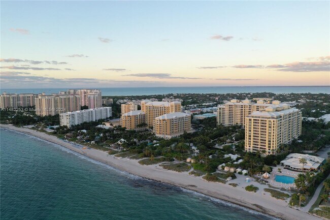 Foto del edificio - 430 Grand Bay Dr