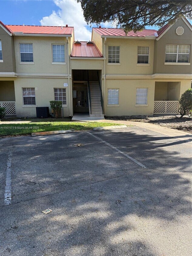 Primary Photo - 18308 NW 68th Ave