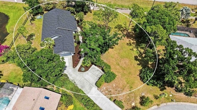 Foto del edificio - 8021 Timber Lake Ln