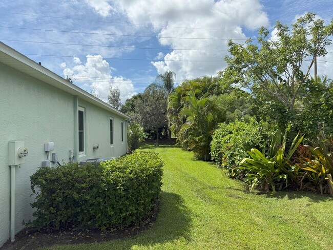 Foto del edificio - 1203 Scarlet Oak Cir