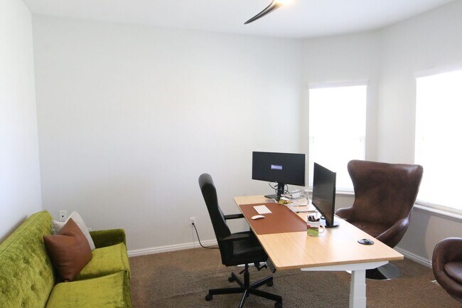 Building Photo - Lovely Home For Rent In Lehi, UT