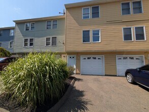 Building Photo - 998 Campbell Ave