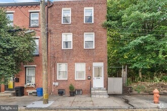 Building Photo - 2734 Edgemont St