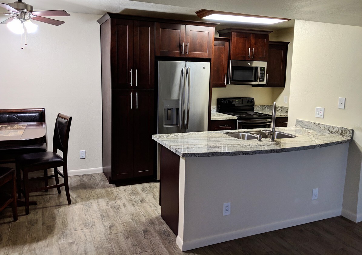 Primary Photo - 2938 N 61st Pl