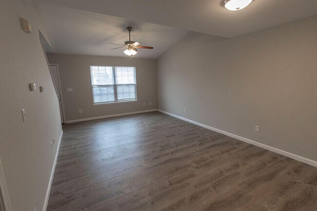 Foto del edificio - 5810 Canaveral Dr