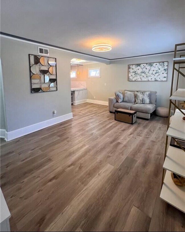 Sala de estar - 6439 Chestnut Ave