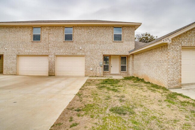 Building Photo - 1/2 Off First Month