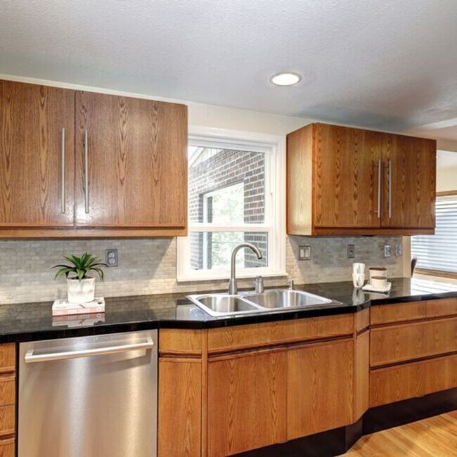 Foto del edificio - Beautiful 4 Bed, 3.5 Bath Rental home in G...