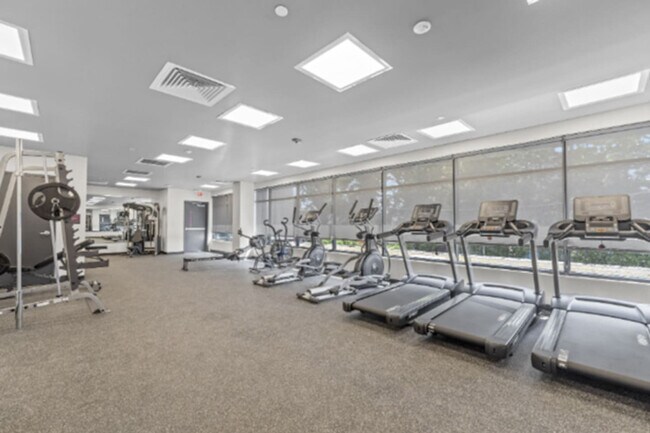 Building Photo - 501 N Perth St