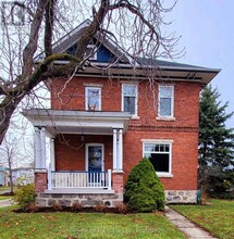 Building Photo - 90 Collingwood St W