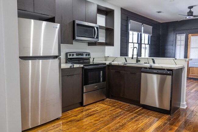 Foto del edificio - 2108 Benefit St