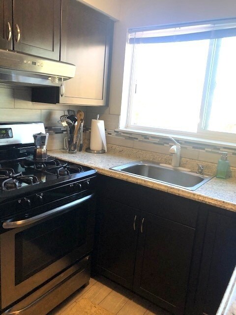 Foto del edificio - 609 Oakton St