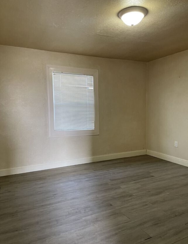 Building Photo - 9894 Vidaurri Ln