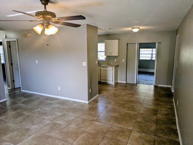 Foto del edificio - 1483 Elderton Dr