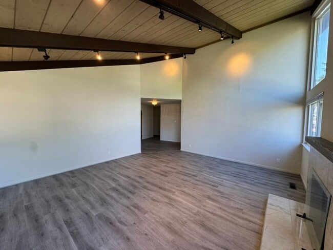 Building Photo - Beautifully Updated 3-Bedroom Home – First...