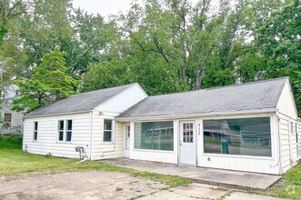 Building Photo - 8620 Portage Rd