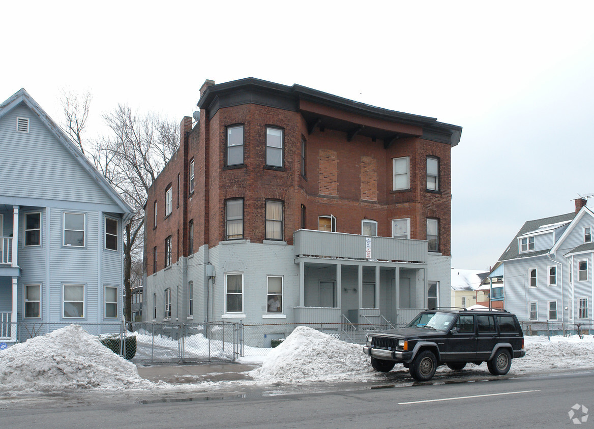 Primary Photo - 365 Albany Ave