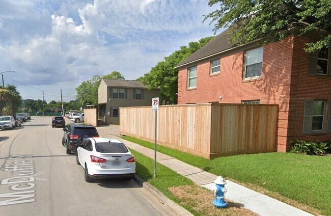 Building Photo - 3811 McDuffie St