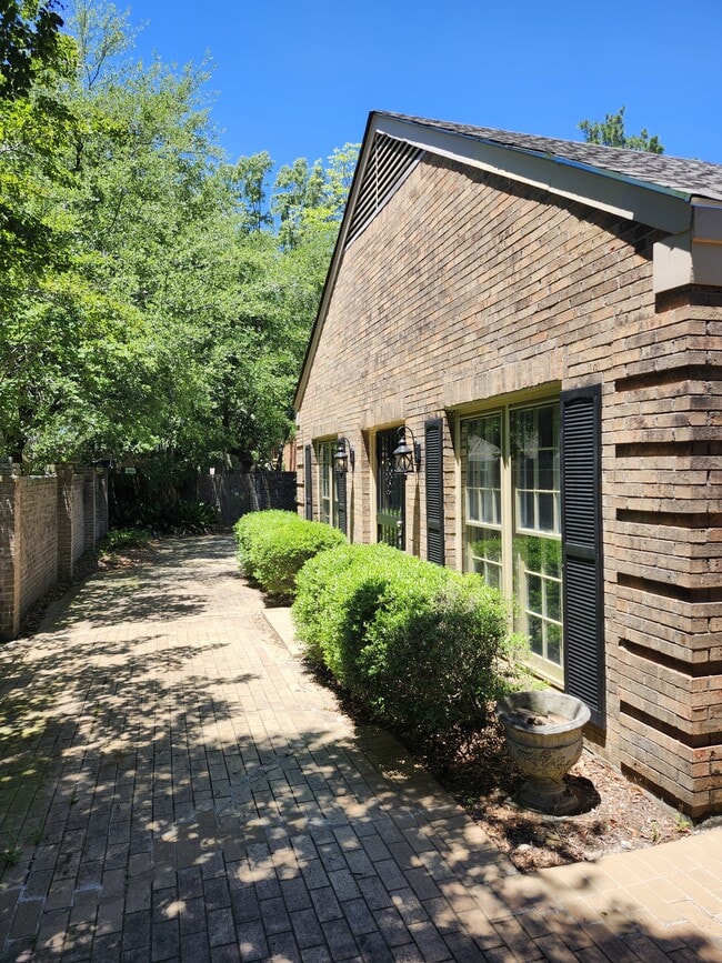 Foto del edificio - 2983 Old Farm Rd