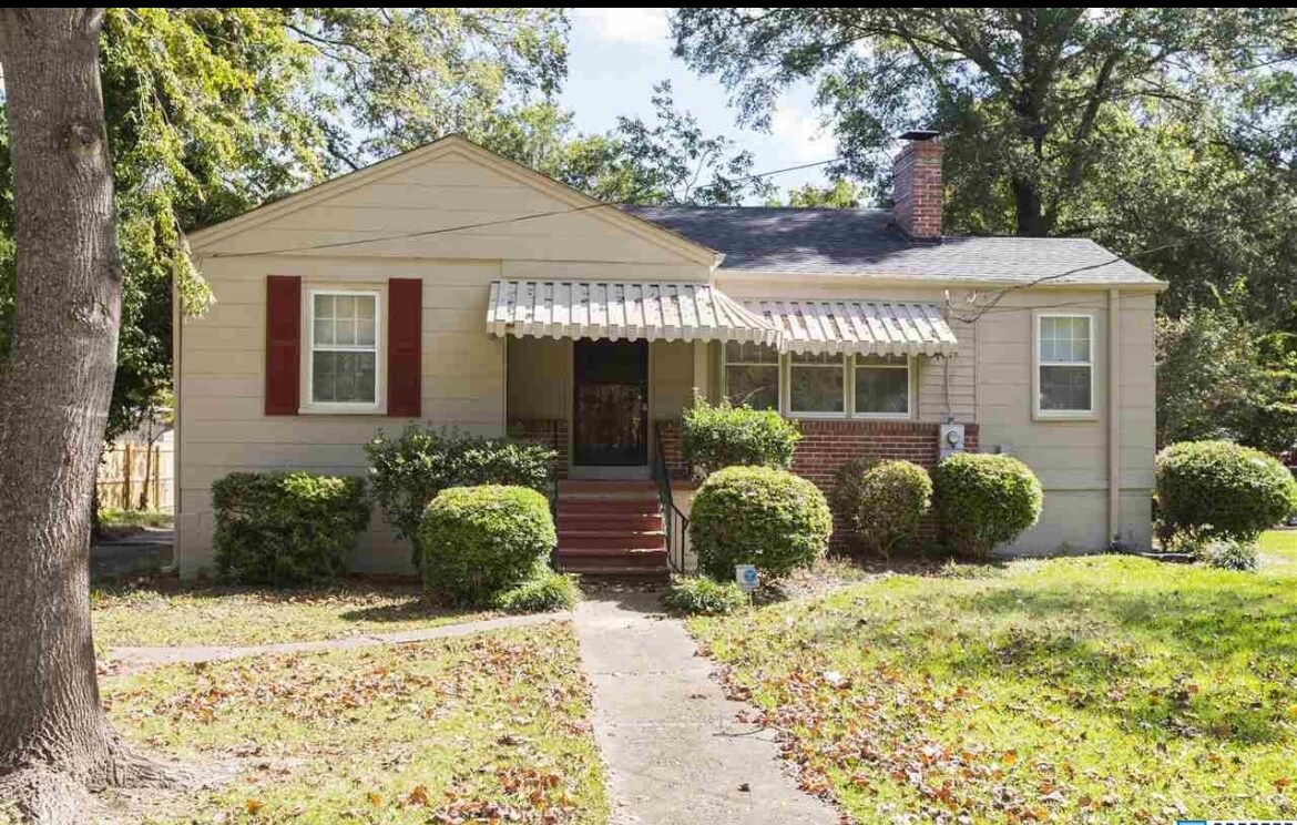 Primary Photo - 929 Sunset Dr