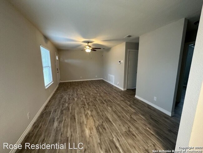 Building Photo - 4 br, 1 bath House - 910 Rexford Dr