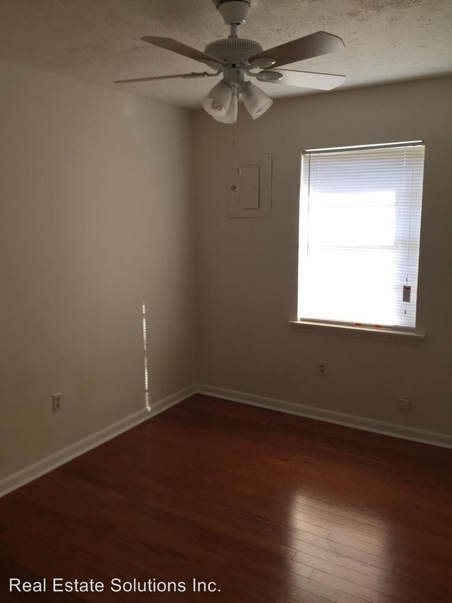 Building Photo - 6549 Lake Forest Dr