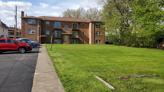 Building Photo - 938 Sheridan St