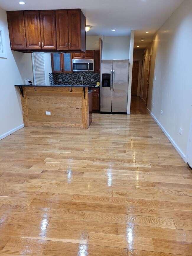 Living/Dining Area alt.view - 10441 104th St