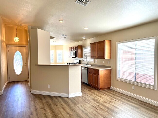 Building Photo - Sunridge - Henderson - Gated Community