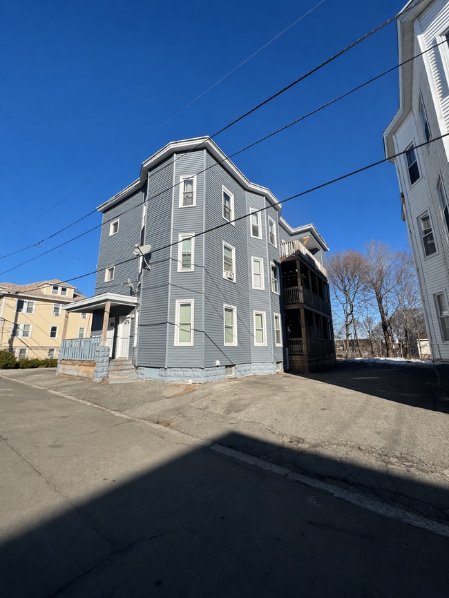 Building Photo - 15-17-17 Central St
