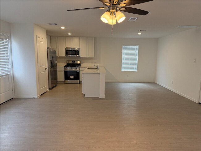 Foto del edificio - 16718 Spotted Oak Dr