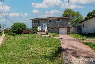 Building Photo - 2515 S Seamans Neck Rd