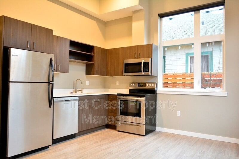 Primary Photo - 1825 SE 50th Ave