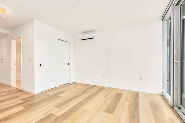 Foto del edificio - Urban Living w/Amenities - Studio w/1ba/1pkg PETS NEGOTIABLE!