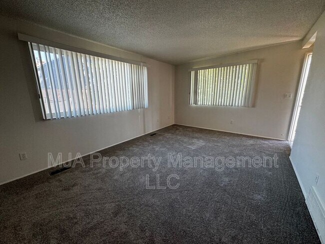 Foto del edificio - 4735 S 1900 W