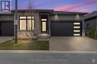 Building Photo - 8974-8974 Willoughby Dr