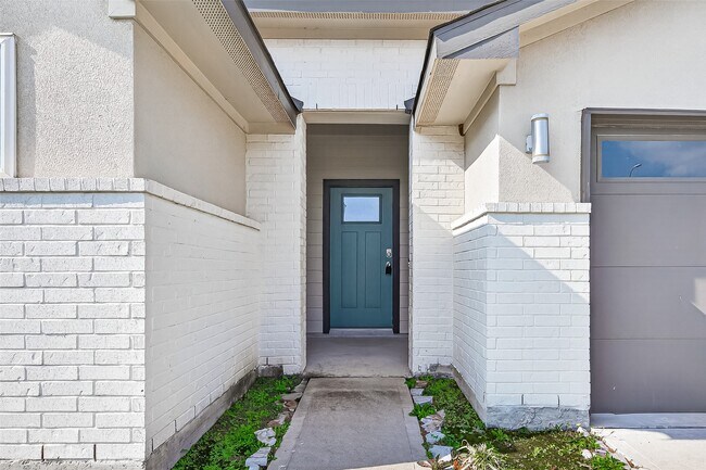 Foto del edificio - 1826 Sandy Trail Ln