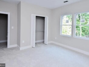 Building Photo - 1 Ayrwood Ln