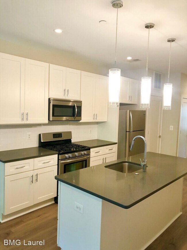 Foto del edificio - 1 br, 1 bath House - 2221 M St NE Unit 202
