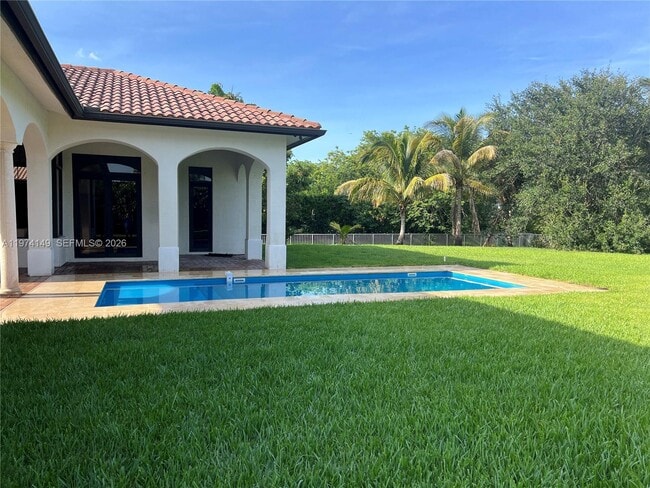 Building Photo - 1460 SW 125th Ave