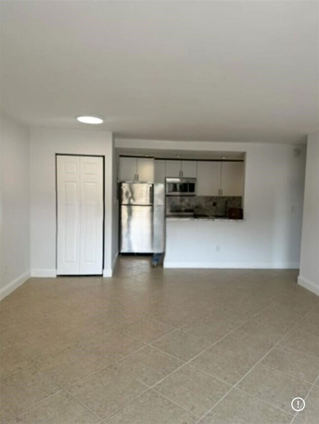 Foto del edificio - 4240 NW 79th Ave