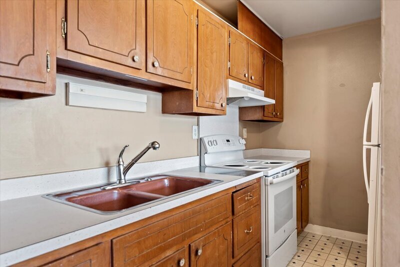 Primary Photo - 117 S Elder Ln